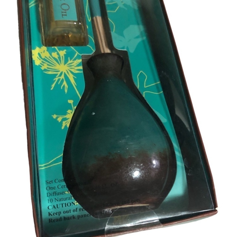 Chesapeake Bay Waterfall Mist Reed Diffuser Set - Picture 8 of 9